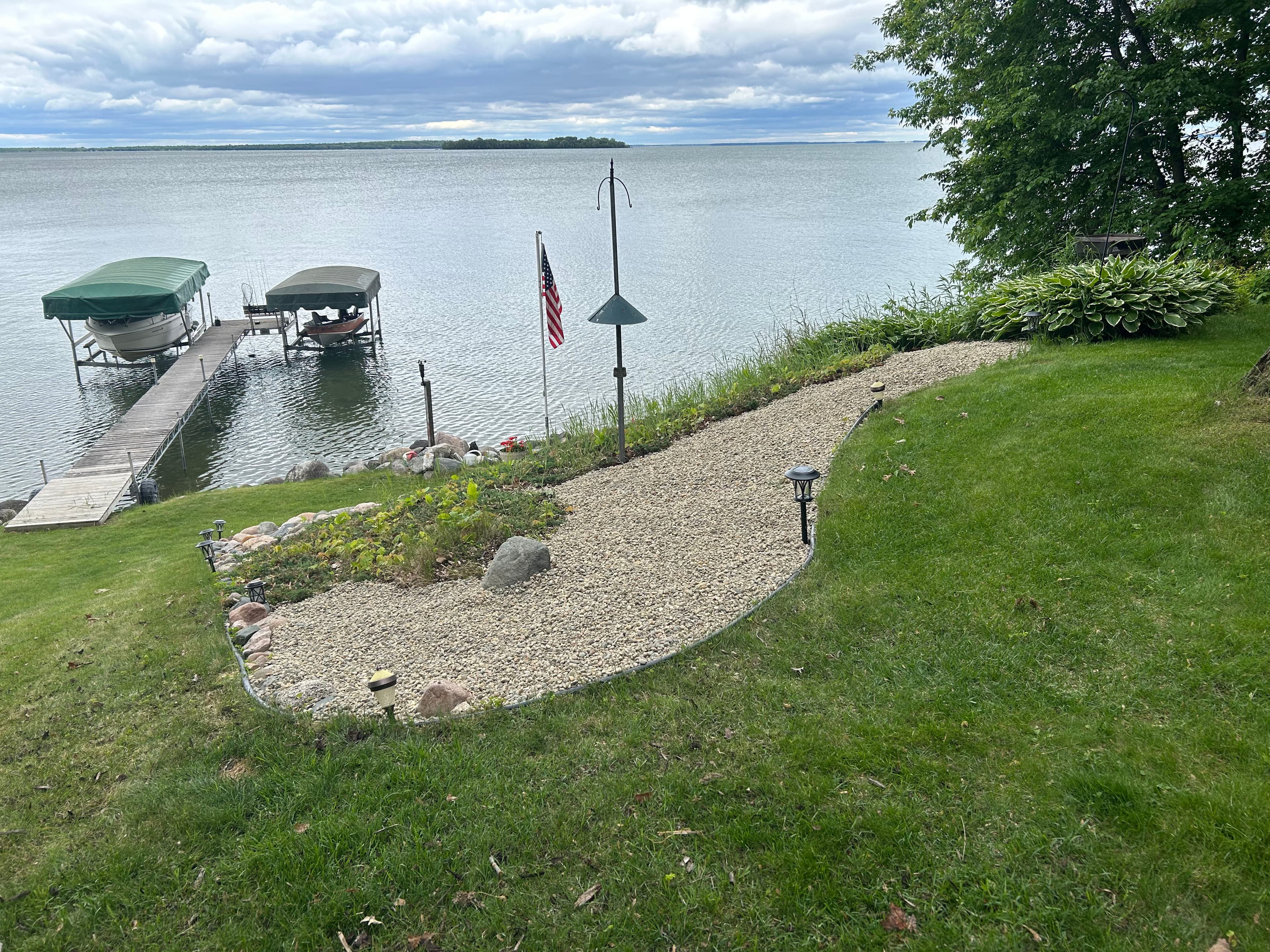 Project Rock Installation Beats Mulch for Low-Maintenance Beds image