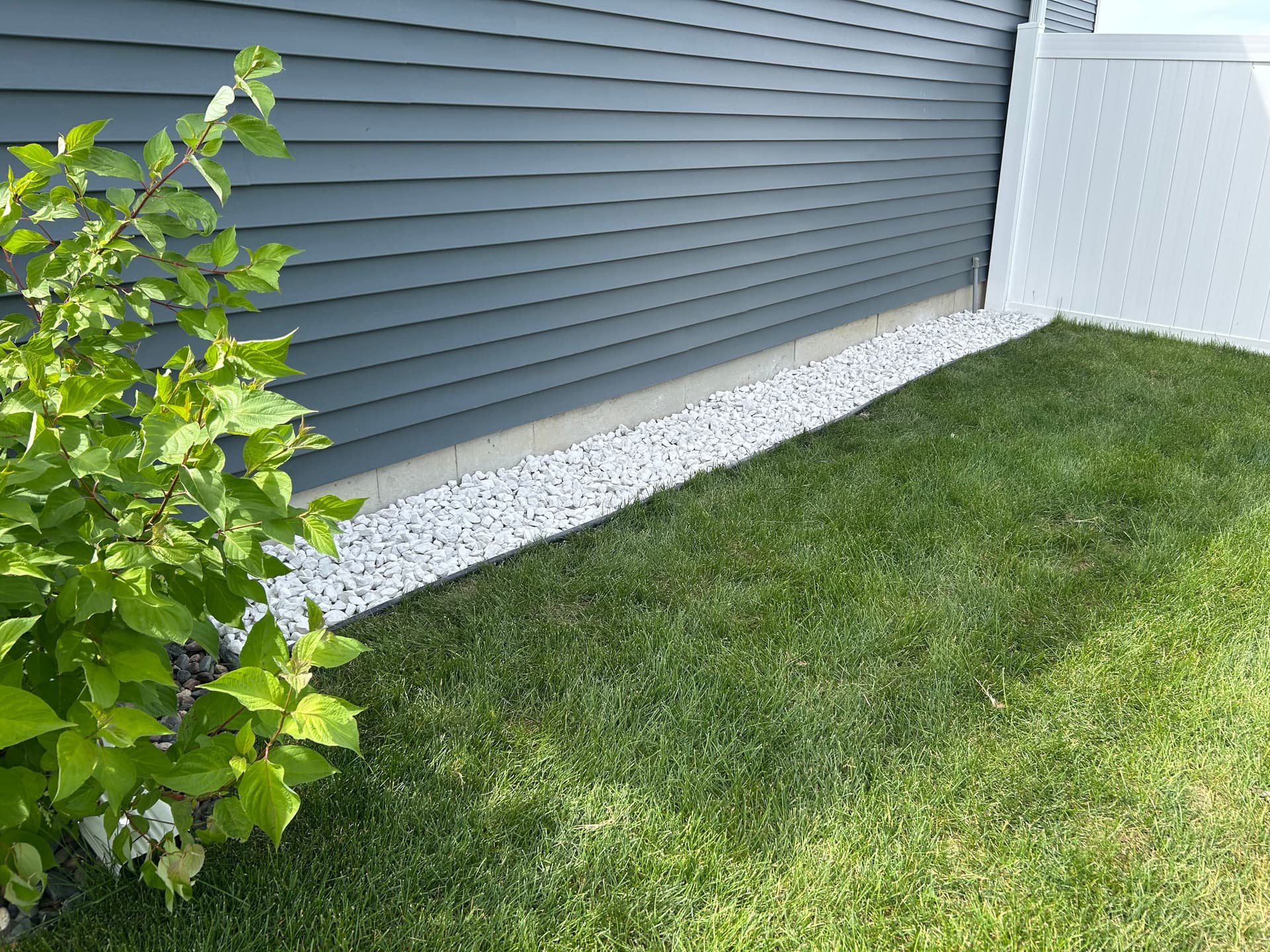 Gallery photos for Rock Beds Around a New Patio and Home Foundation: Image #3