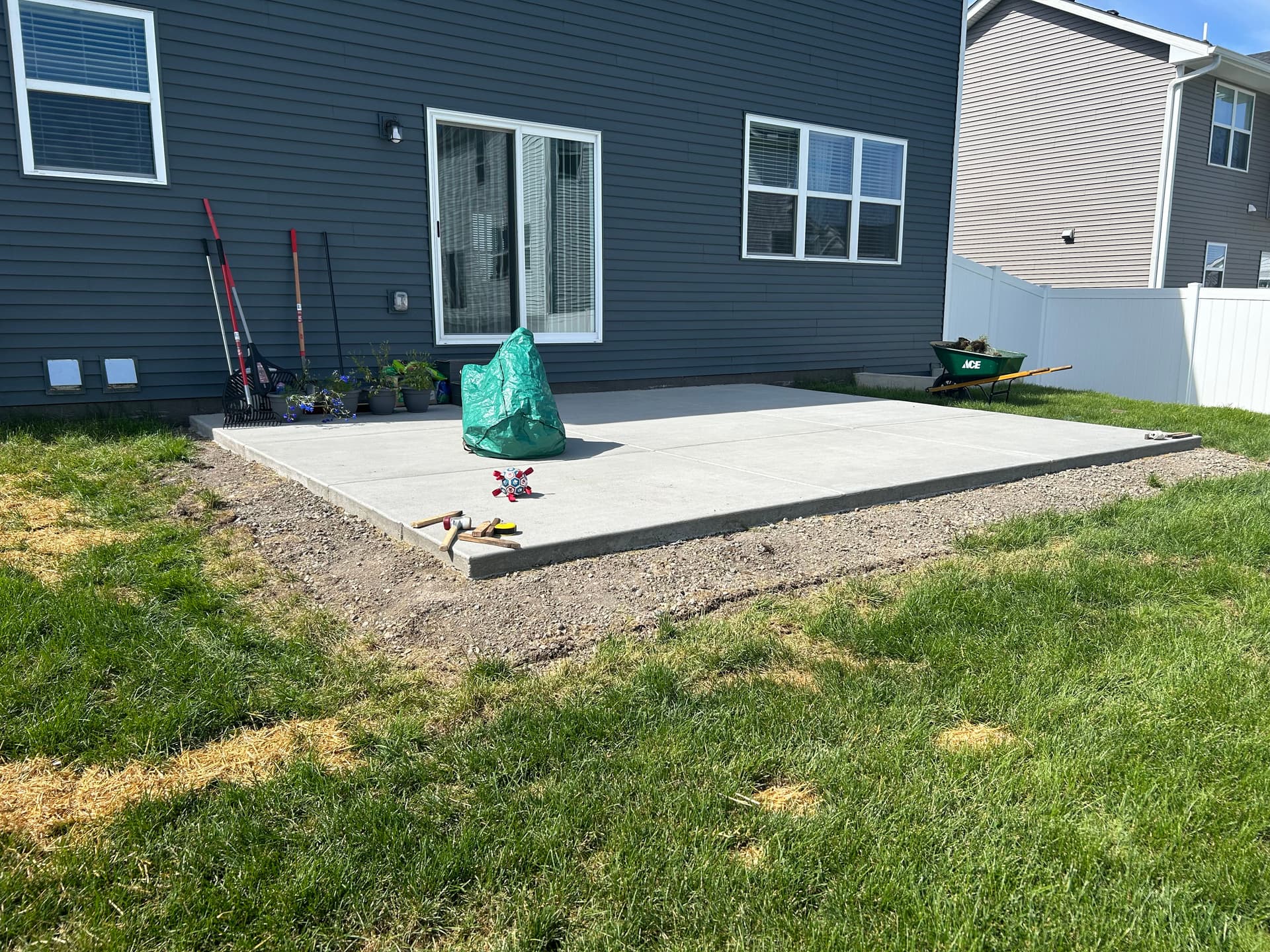 Gallery photos for Rock Beds Around a New Patio and Home Foundation: Image #1