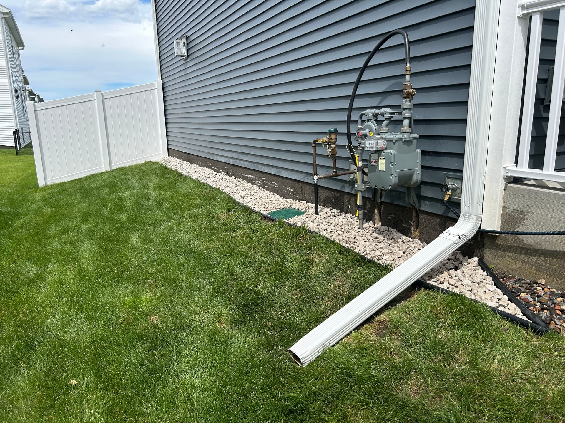 Gallery photos for Rock Beds Around a New Patio and Home Foundation: Image #2